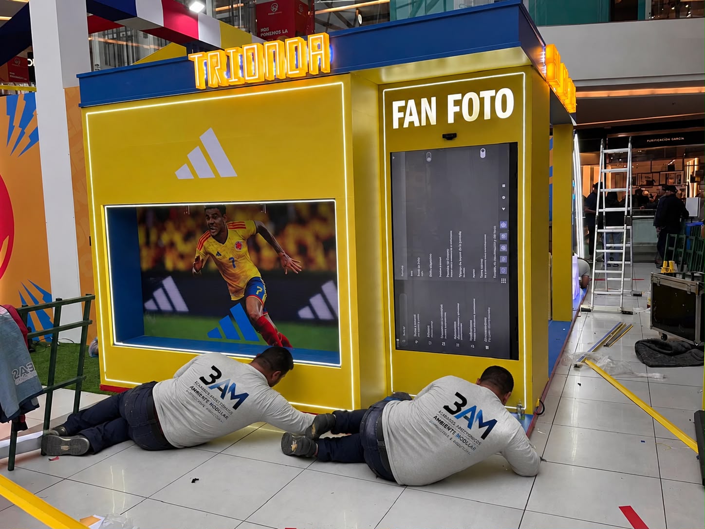 Cabina promocional Adidas